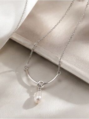 Luxury Sterling Silver Freshwater Pearl Necklace